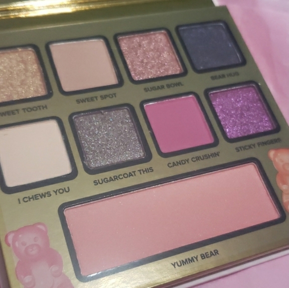 TOO FACED LIMITED EDITION YUMMY GUMMY MULTI-FINISH EYE & FACE PALETTE. - Picture 11 of 12